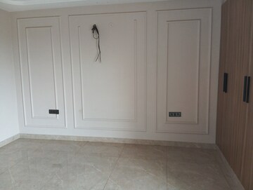 Room in 4 BHK Builder Floor at BPTP Park Central, Sector 85 – for Sale
