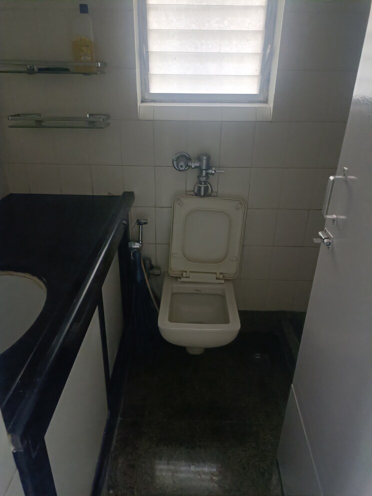 Bathroom, kalpa-taru-siddhachal-iii 2.5 Bedroom 850 Sq.Ft. Apartment In Vasant Vihar Thane 7254658