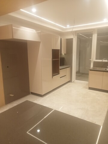 Room in 4 BHK Apartment at Sector 19, Dwarka – for Sale