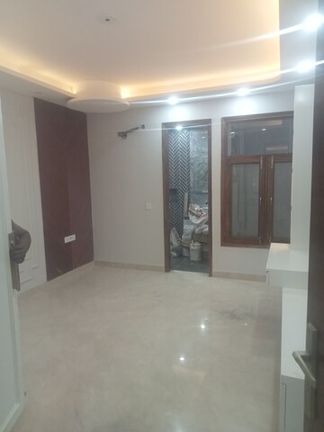 Room in 4 BHK Apartment at Sector 18, Dwarka – for Sale