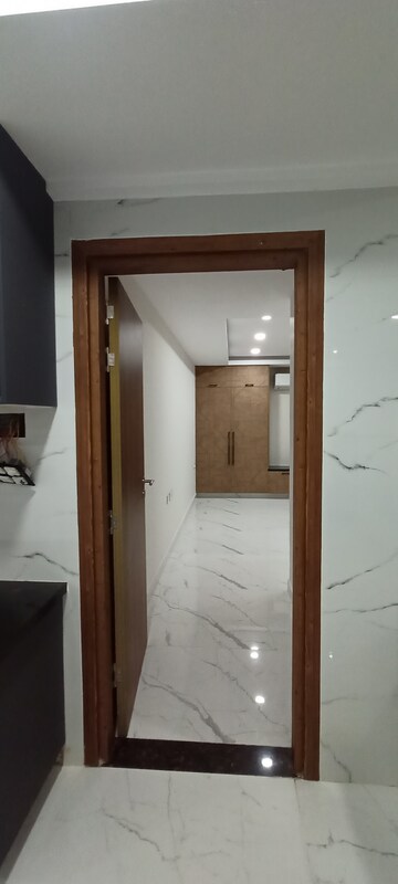 Room in 4 BHK Apartment at Aparna One, Shaikpet – for Sale