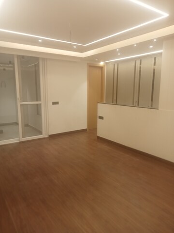 Room in 5 BHK Apartment at Sector 18 Dwarka – for Sale