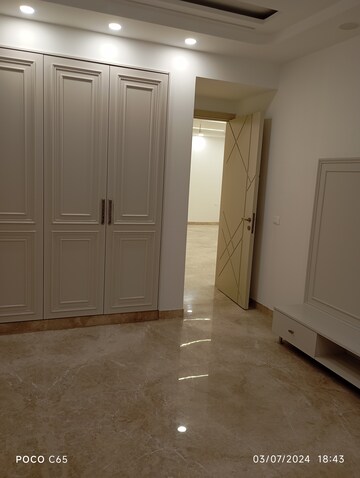 Building Lobby in 3 BHK Builder Floor at Shalimar Bagh – for Sale