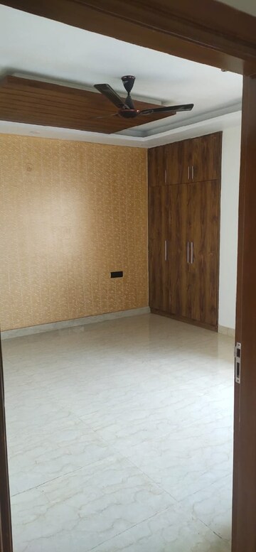 Room in 3 BHK Apartment at Amolik Sankalp, Sector 85 – for Sale
