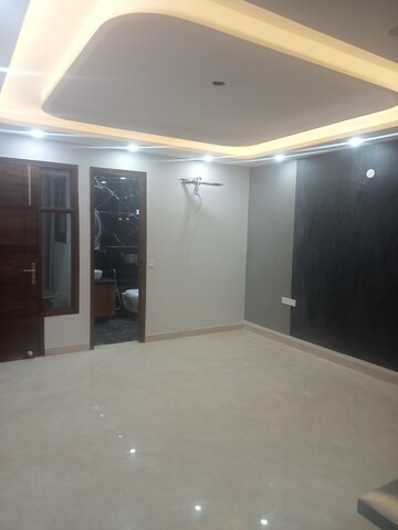 Room in 3.5 BHK Apartment at Sector 10 Dwarka – for Sale