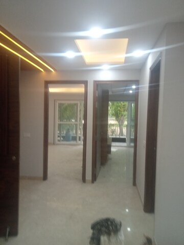 Room in 3 BHK Apartment at Sector 10 Dwarka – for Sale