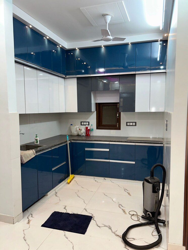 Kitchen, uttam nagar 3 Bedroom 115 Sq.Yd. Builder Floor In Uttam Nagar Delhi 7255285