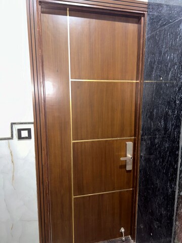 Furnished Amenities in 3 BHK Builder Floor at Uttam Nagar – for Sale