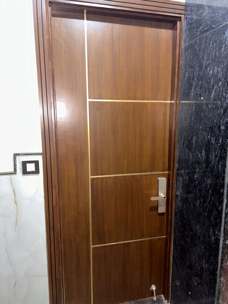 undefined, uttam nagar 3 Bedroom 115 Sq.Yd. Builder Floor In Uttam Nagar Delhi 7255285