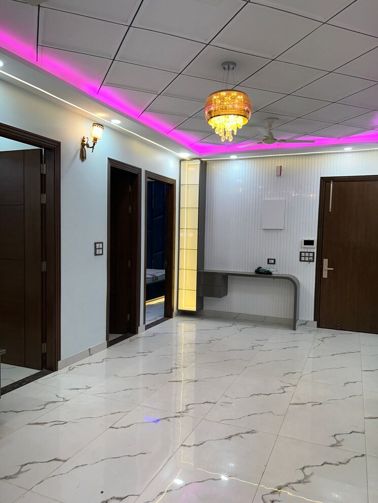 Room, uttam nagar 3 Bedroom 115 Sq.Yd. Builder Floor In Uttam Nagar Delhi 7255285