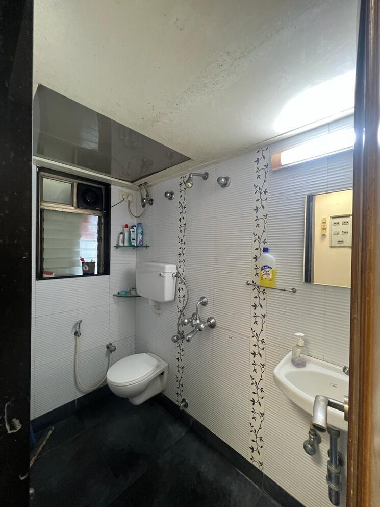 Bathroom, jp-north-atria 2 Bedroom 950 Sq.Ft. Apartment In Mira Road Thane 7255328