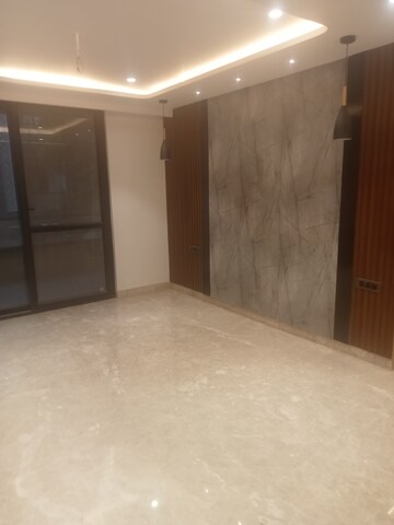 Room in 4 BHK Apartment at Sector 4, Dwarka – for Sale