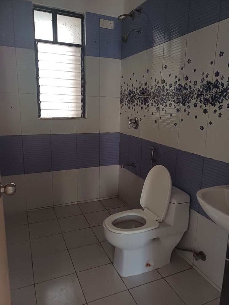 Bathroom, nanded-asawari 2 Bedroom 972 Sq.Ft. Apartment In Nanded Pune 7255953