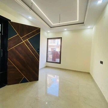 Room in 4 BHK Apartment at Emaar The Palm Drive-Palm Studios, Sector 66 – for Sale