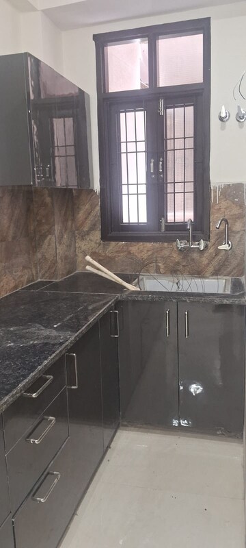 Kitchen in 1 BHK Builder Floor at Mayur Vihar Phase 1 – for Sale
