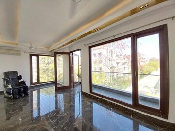 Room in 3 BHK Builder Floor at Greater Kailash ii – for Sale
