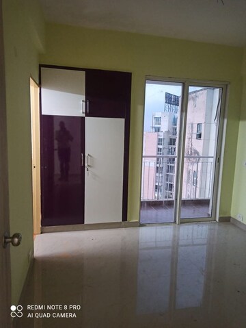 Room in 3 BHK Apartment at Jaypee Greens Aman, Sector 151 – for Sale