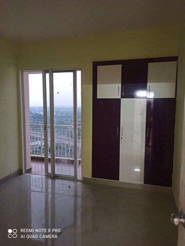 Room in 3 BHK Apartment at Jaypee Greens Aman, Sector 151 – for Sale