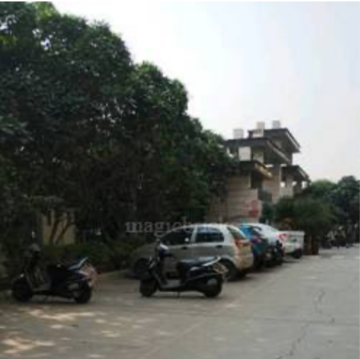 Parking in 3 BHK Builder Floor at Sector 1 Greater Noida – for Sale