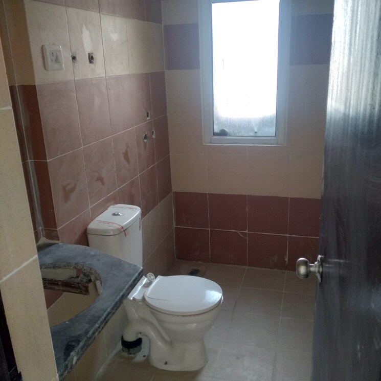 Bathroom, mahagun-mywoods 2.5 Bedroom 704 Sq.Ft. Apartment In Sector 16c Greater Noida Greater Noida 7257428