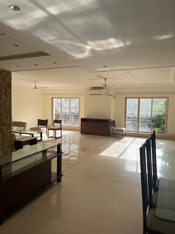 Living Room in 4 BHK Apartment at Jumbo Apartment, Bandra West – for Sale