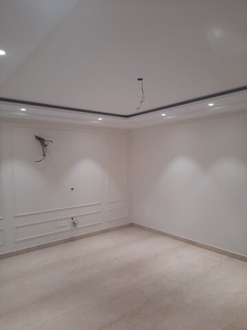 5 BHK Builder Floor For Sale in Rohini