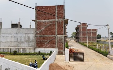 Plot For Sale in Gosainganj