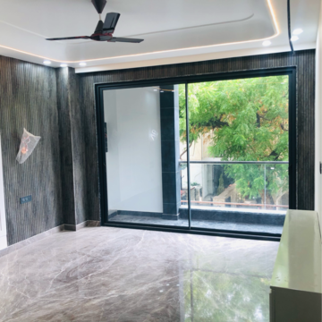 Bedroom in 4 BHK Builder Floor at Unitech Singleton Floors South City, South City 2 – for Sale