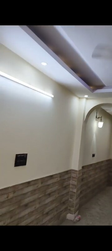 Furnished Amenities in 2 BHK Builder Floor at Uttam Nagar – for Sale