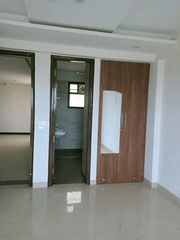 Building Lobby in 4 BHK Builder Floor at Palam Vihar – for Sale