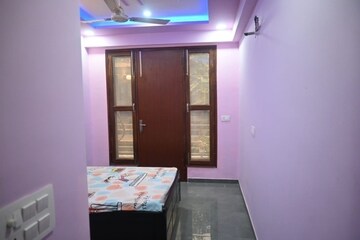 Furnished Amenities in 3 BHK Builder Floor at Mahavir Enclave 1 – for Sale