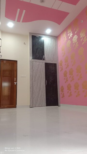 Room in 2 BHK Independent House at Jankipuram Extension – for Sale