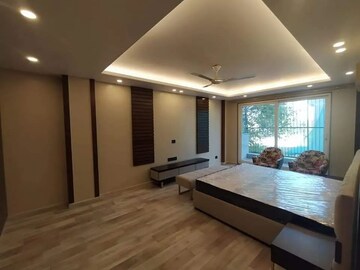 Bedroom in 4 BHK Builder Floor at Royal Homez, Sector 43 – for Sale