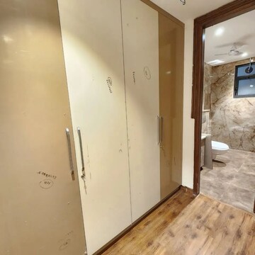 Room in 4 BHK Builder Floor at Sector 43 – for Sale