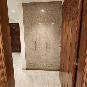 Furnished Amenities in 4 BHK Builder Floor at Sector 43 – for Sale