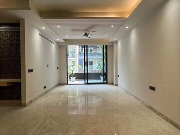 Room in 4 BHK Builder Floor at Gupta Awas, Sector 43 – for Sale