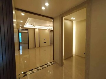 Room in 4 BHK Builder Floor at Gupta Awas, Sector 43 – for Sale