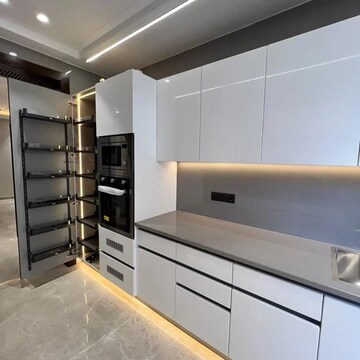 Kitchen in 4 BHK Builder Floor at DLF City Phase III, Sector 24 – for Sale