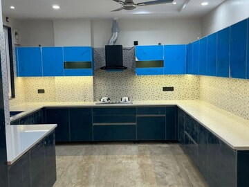 Kitchen in 4 BHK Builder Floor at DLF City Phase IV, Dlf Phase iv – for Sale