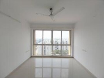 Room in 3 BHK Apartment at A And O F Residences Malad, Malad East – for Sale