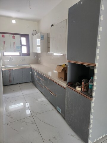 Furnished Amenities in 2 BHK Builder Floor at Sector 77 – for Sale