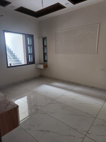 Furnished Amenities in 2 BHK Builder Floor at Sector 77 – for Sale