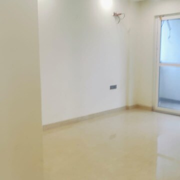 Room in 4 BHK Builder Floor at BPTP Eden Estate, Sector 81 – for Sale