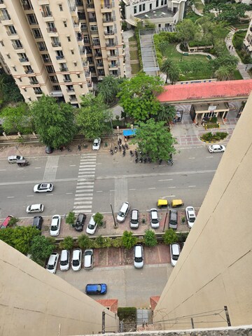 2.5 BHK Apartment For Sale in Amrapali Silicon City, Sector 76