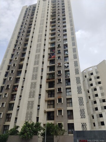 1 BHK Apartment For Sale in Lodha Aqua, Mira Road