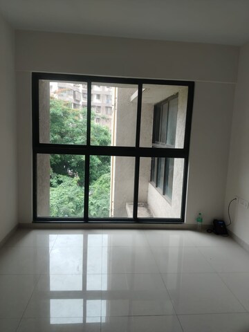 Room in 1 BHK Apartment at Lodha Aqua, Mira Road – for Sale