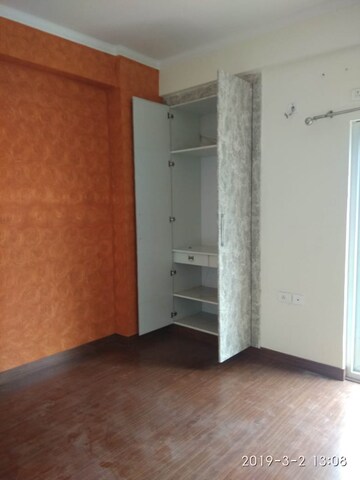 Room in 2 BHK Apartment at Amrapali Zodiac, Sector 120 – for Sale