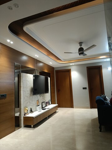 Living Room in 4 BHK Builder Floor at Unitech South City II, Sector 50 – for Sale