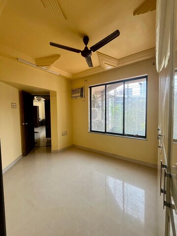 Room in 3 BHK Apartment at Gundecha Marigold, Kandivali East – for Sale