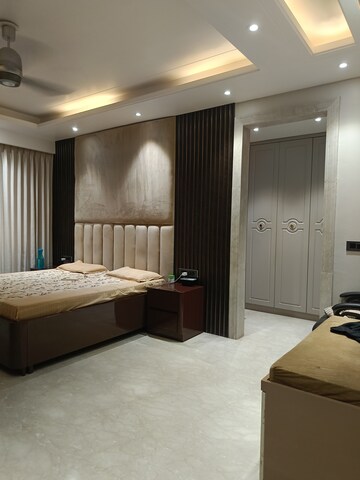 Bedroom in 4 BHK Builder Floor at Unitech South City II, Sector 50 – for Sale